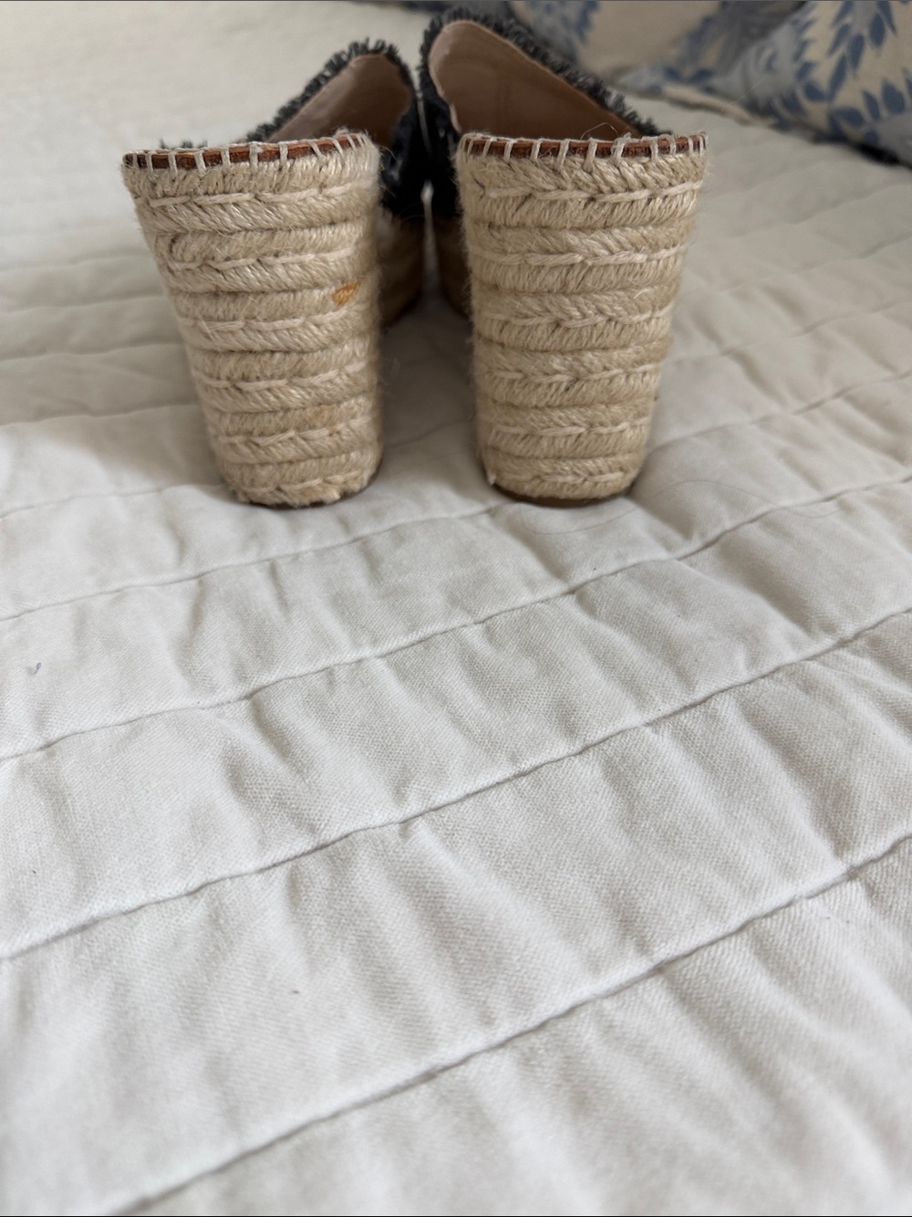 Dolce Vita Dark Black Frayed Denim Espadrille Wedge Slides 8.5 - Picture 3 of 6